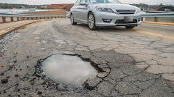 Pothole-AdobeStock_199002247-&copy;Christian-Delbert